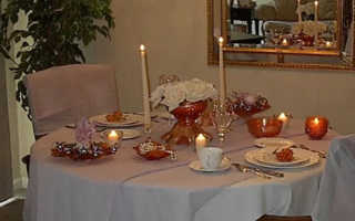 Стол на романтический ужин дома